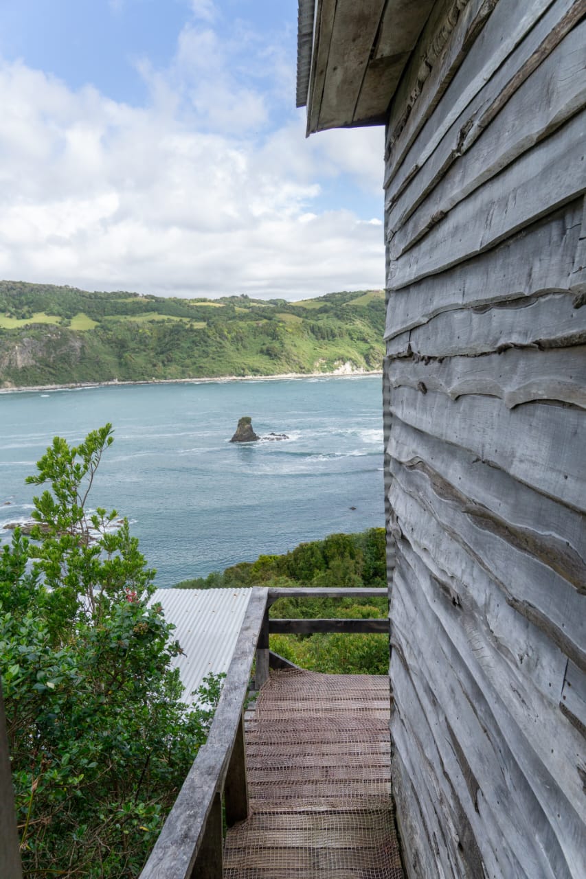 Vista de la bahía de Pumillahue desde el lodge